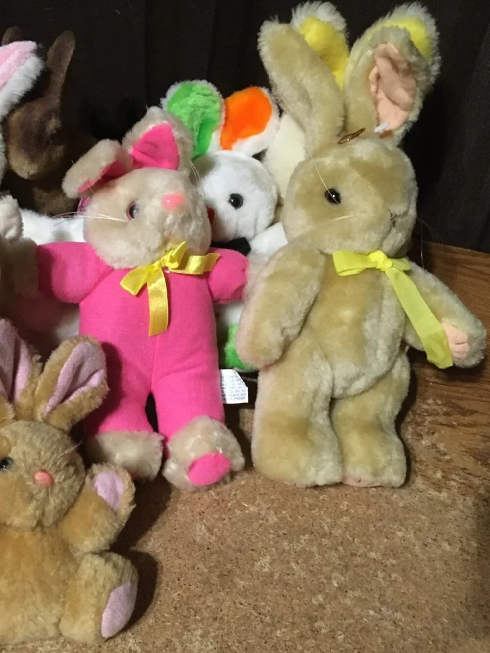 LOT OF 36 BUNNY RABBIT PLUSH BEANIE EASTER RUSS BERRIE APPLAUSE ENERGIZER BUNNY